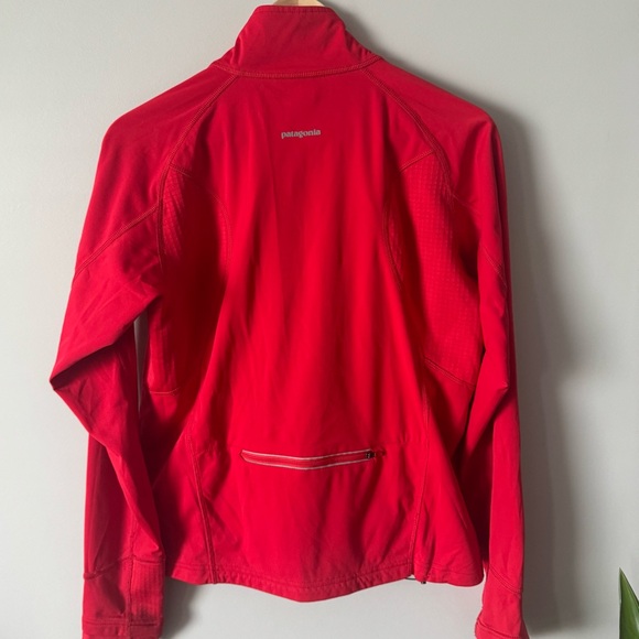 Patagonia Wind Shield Running Jacket, lipstick red, packable, reflective Medium - Picture 4 of 11